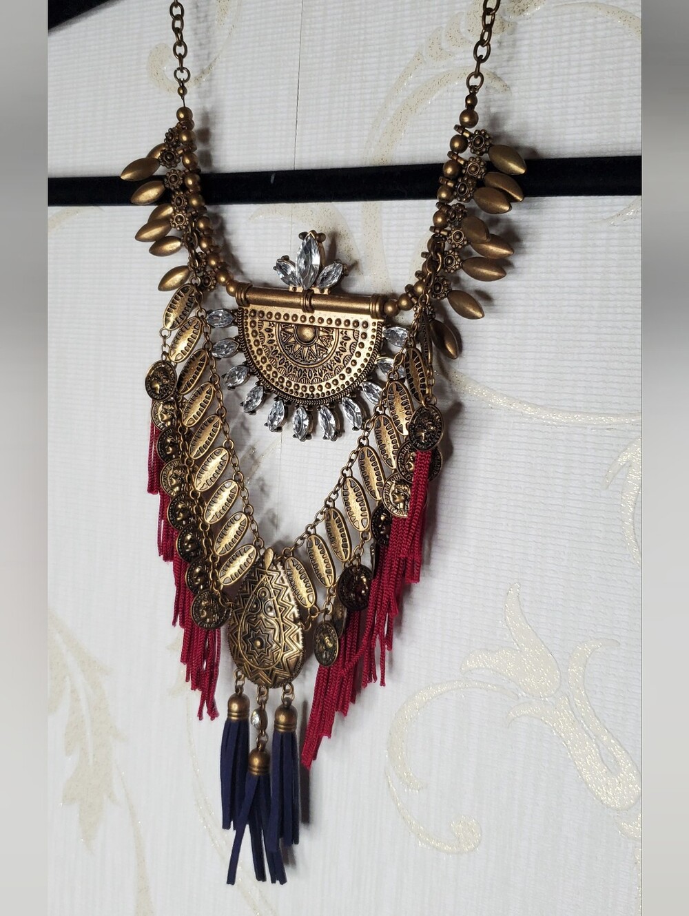 Beautiful Statement Necklace - Picture 2 of 2